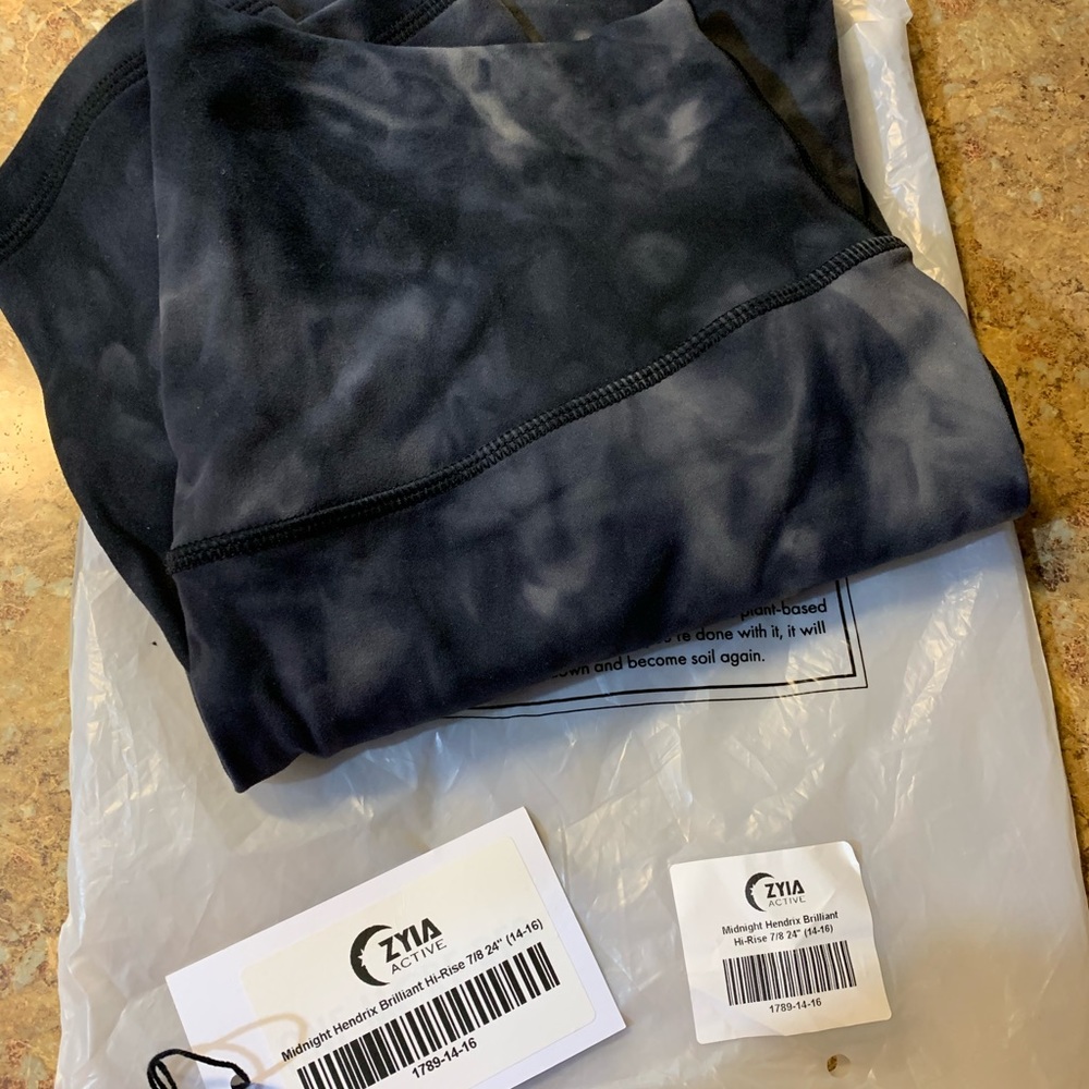 ZIYA HIGH RISE HENDRIX Midnight leggings 14/16-NEW